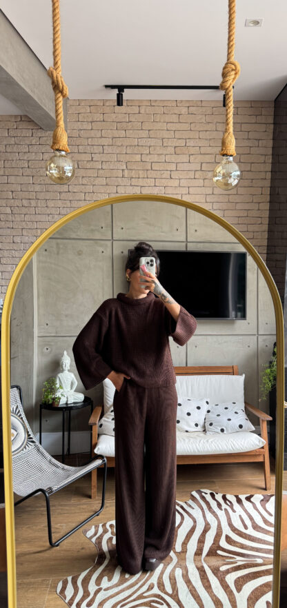 Conjunto podre de chic (manguinha marrom)